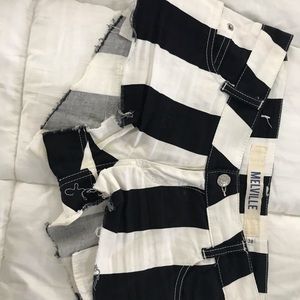 Brandy Melville Striped Shorts. Size 38